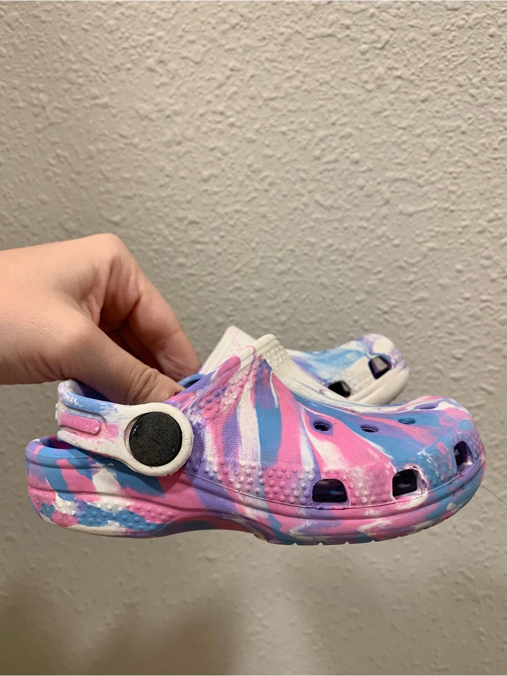 Crocs Classic Marbled Clogs - Picture 3 of 4